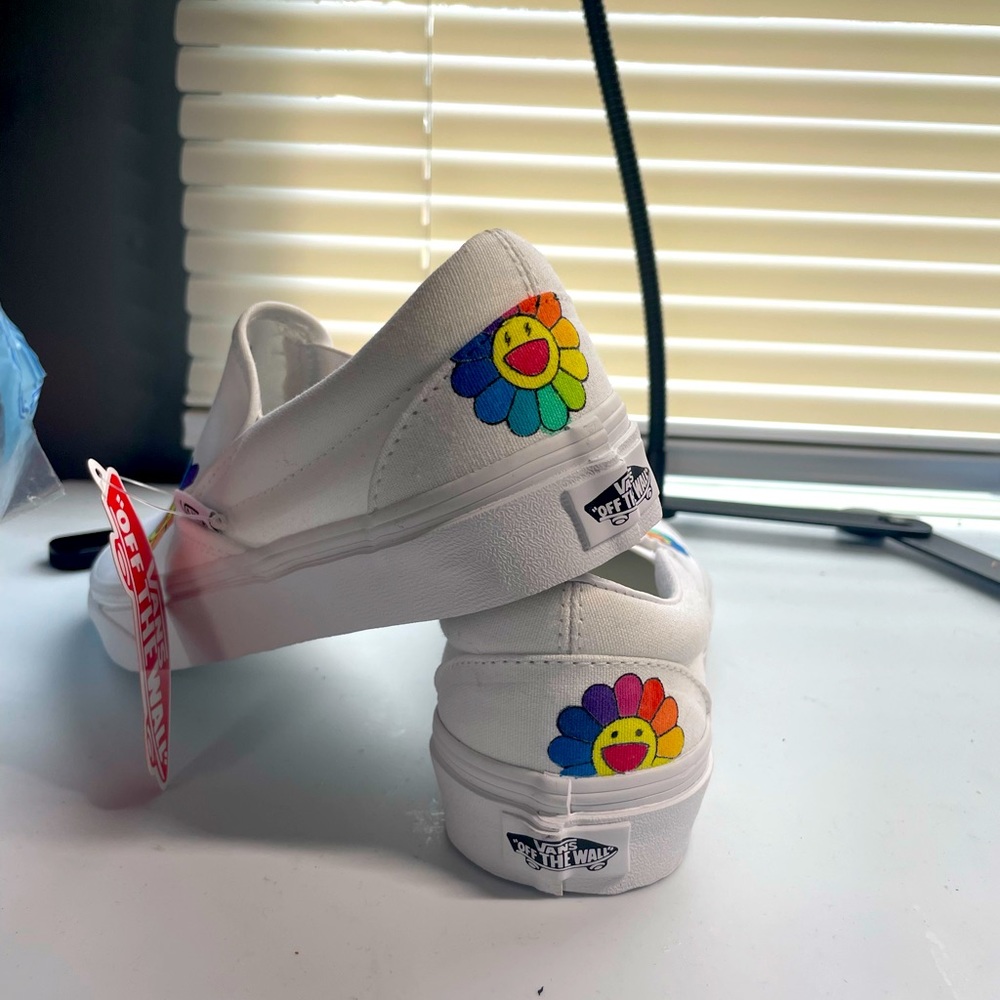 Custom Vans - Picture 3 of 3